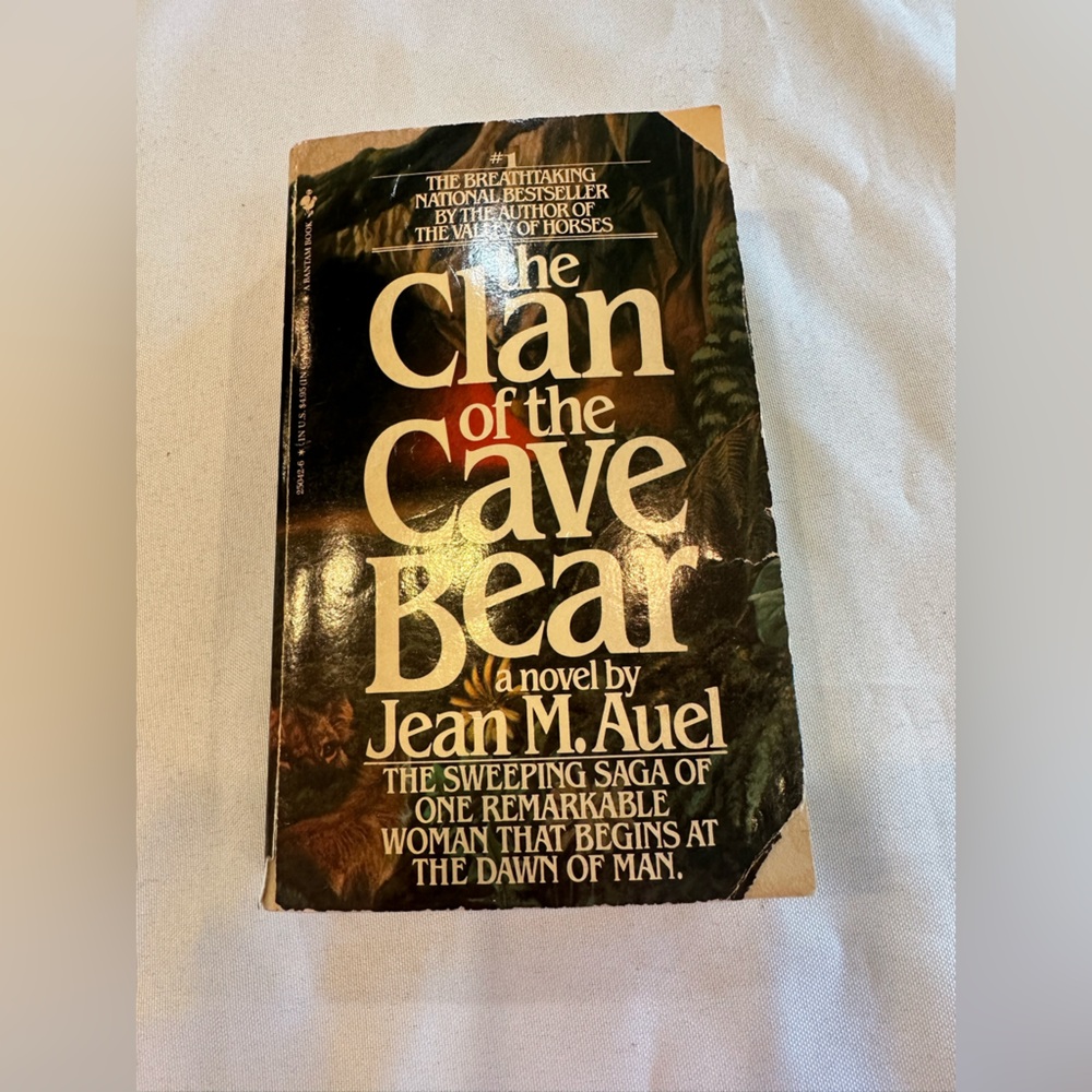 The Clan of the Cave Bear by Jean M. Auel 1980 Paperback
